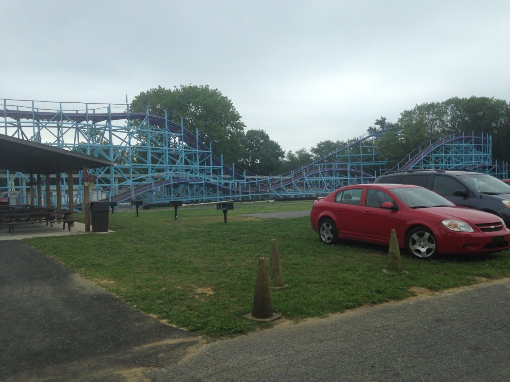 best place to park at dutch wonderland