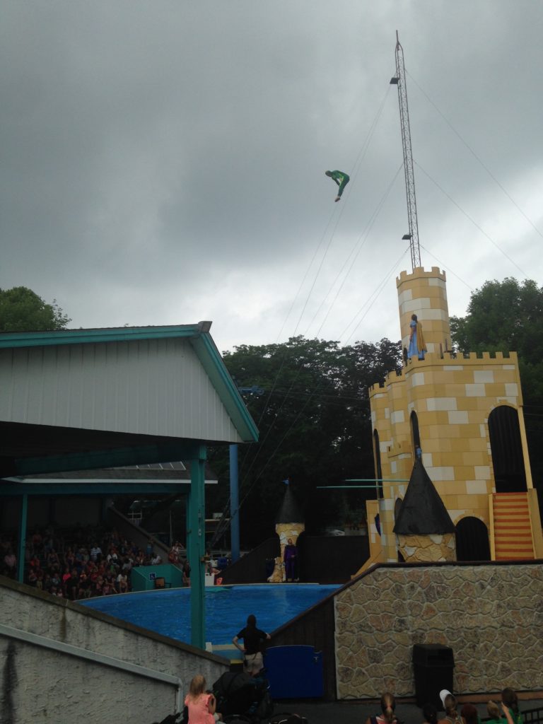 diving show at dutch wonderland amusement park